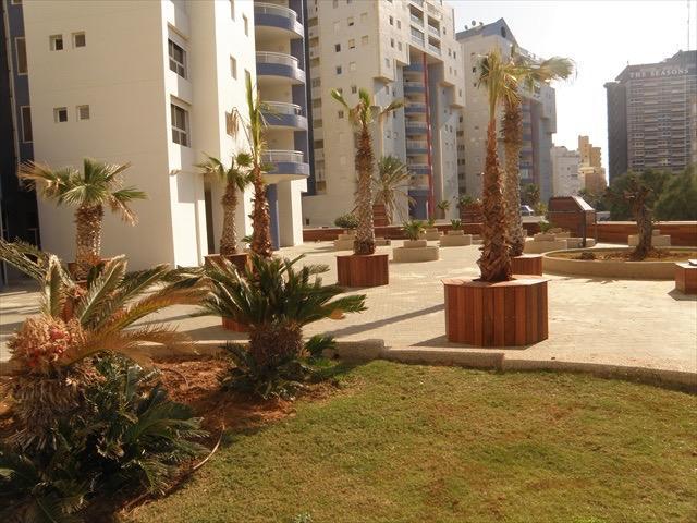 Apartment On Nitza 8A Нетания Экстерьер фото